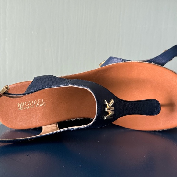 Michael Kors Sandals and Hooded Sweatshirt lot - Picture 4 of 7